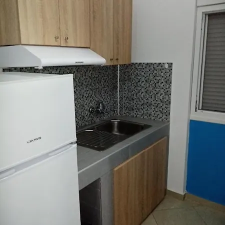 Studios Nea Vrasna Terzis Ξενοδοχείο με διαμερίσματα *