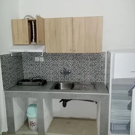 Studios Nea Vrasna Terzis *